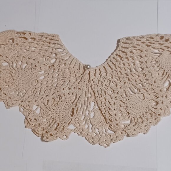 Boho Ecru Crochet Collar - Picture 1 of 3